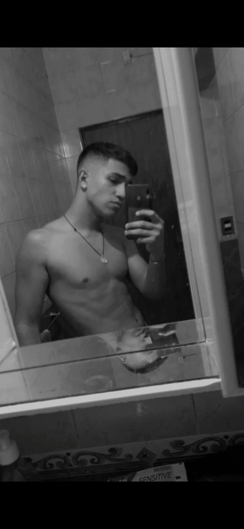 agusss23 onlyfans leaked picture 2