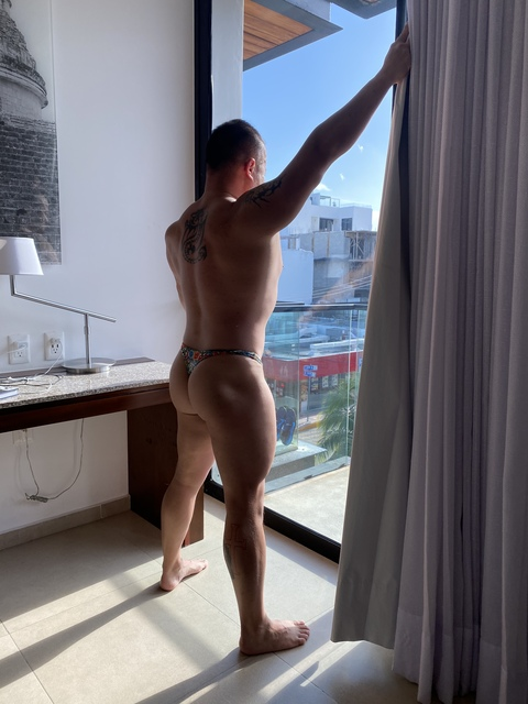 alexbodybldr onlyfans leaked picture 2