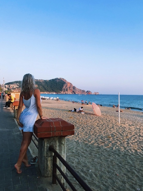 alicecarolinefree onlyfans leaked picture 2