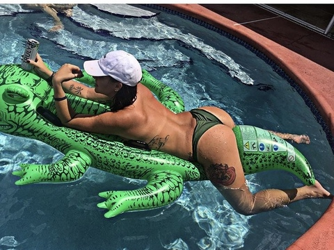 alligatorxoo onlyfans leaked picture 2