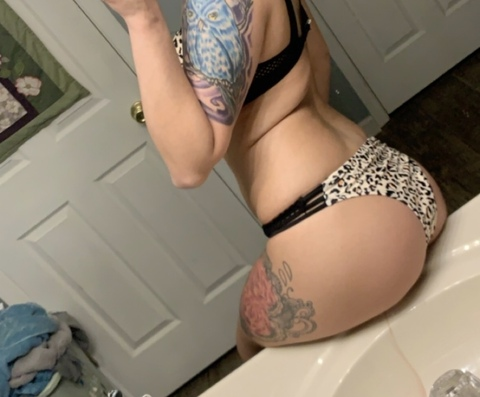 ashleyyyrose onlyfans leaked picture 2