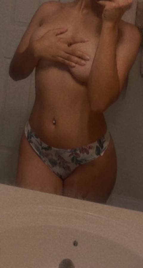 astr0girlll onlyfans leaked picture 2