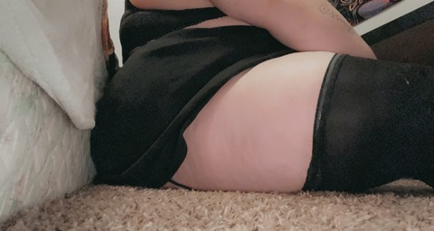 babbygirrlbbw onlyfans leaked picture 2