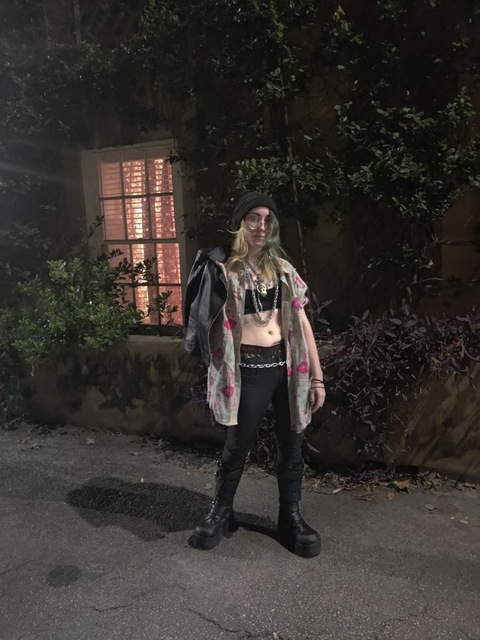 babybatval onlyfans leaked picture 2