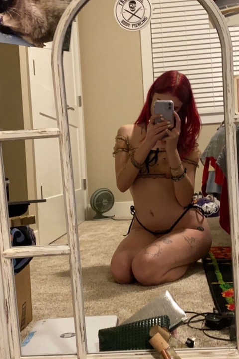 babydollizzie onlyfans leaked picture 2