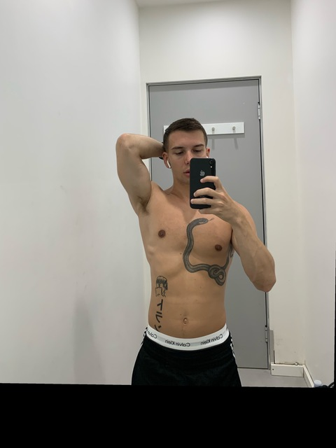 bdhizzle onlyfans leaked picture 2