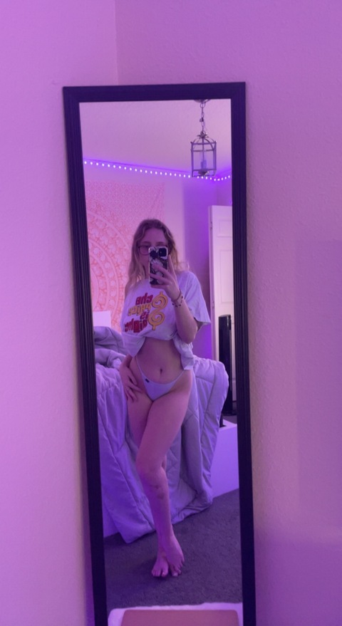 bellaschalkk onlyfans leaked picture 2