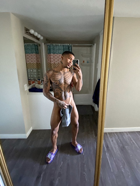 bigdaddyylu onlyfans leaked picture 2