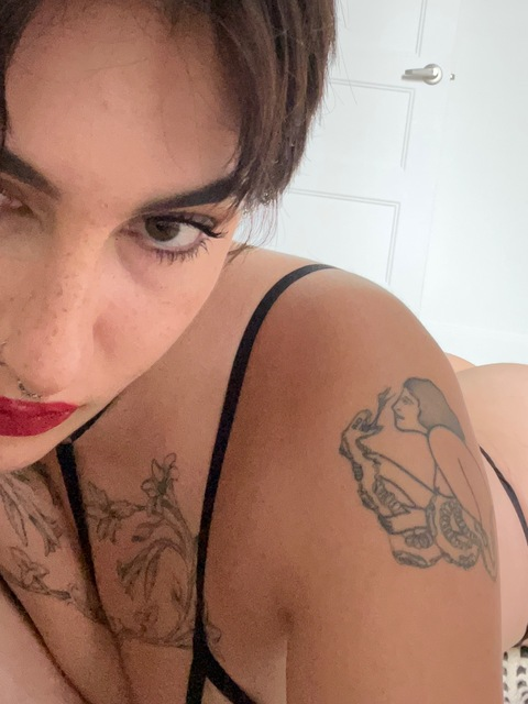 bigtidygothmomy onlyfans leaked picture 2