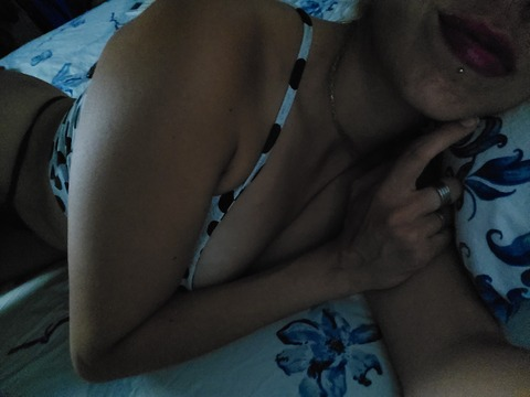 blondehotass onlyfans leaked picture 2