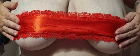 blondienaughtyforty69 onlyfans leaked picture 2