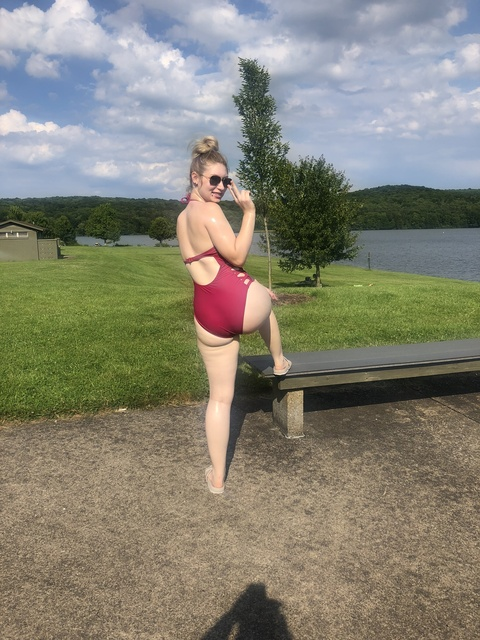 briannarose onlyfans leaked picture 2