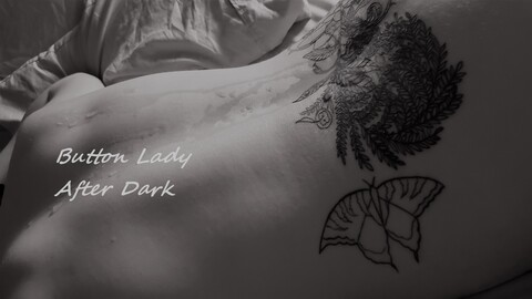 buttonladyafterdark onlyfans leaked picture 2