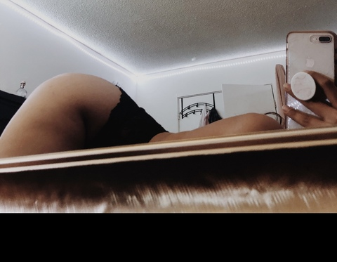 cali_carmelita onlyfans leaked picture 2