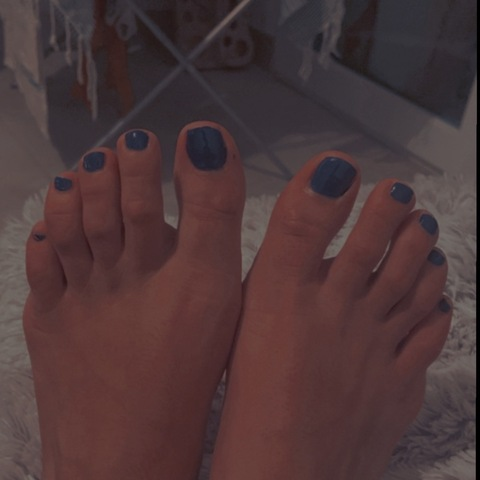 carlasfeet902 onlyfans leaked picture 2