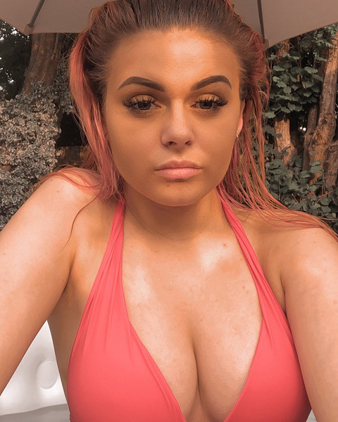 chloeg_xx onlyfans leaked picture 2