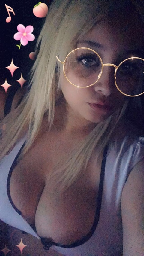 chloewilde90 onlyfans leaked picture 2