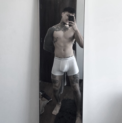 chrisguell onlyfans leaked picture 2
