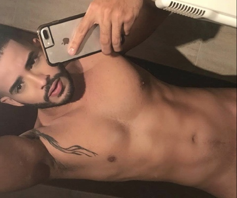 colombianguy69 onlyfans leaked picture 2