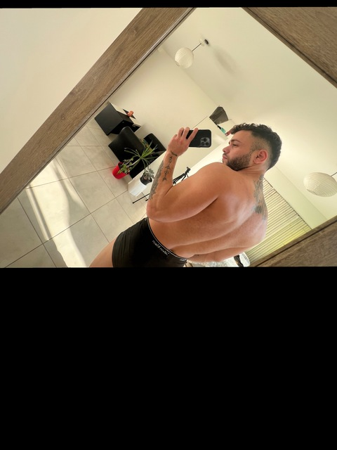 davidmanzanill onlyfans leaked picture 2