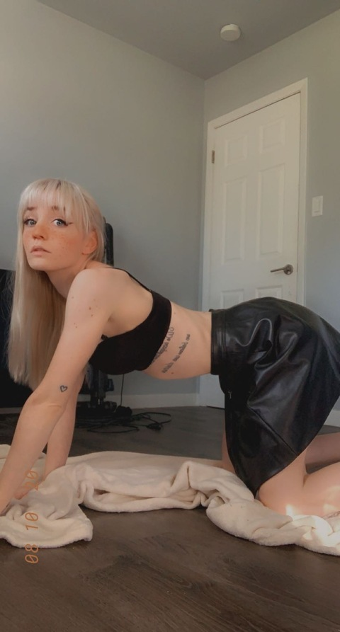 elizabeth-chan onlyfans leaked picture 2