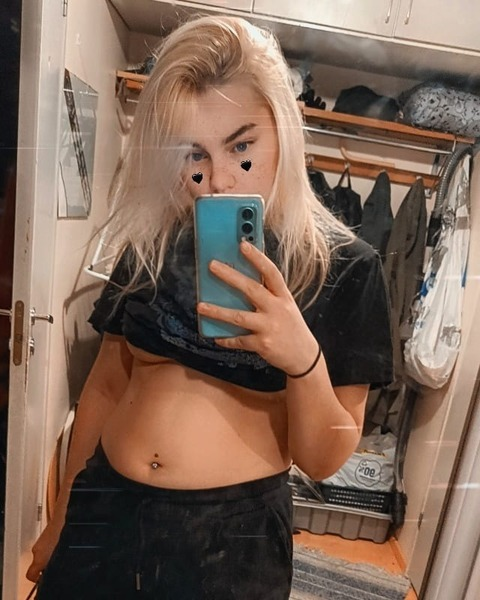 elviiraprincess onlyfans leaked picture 2