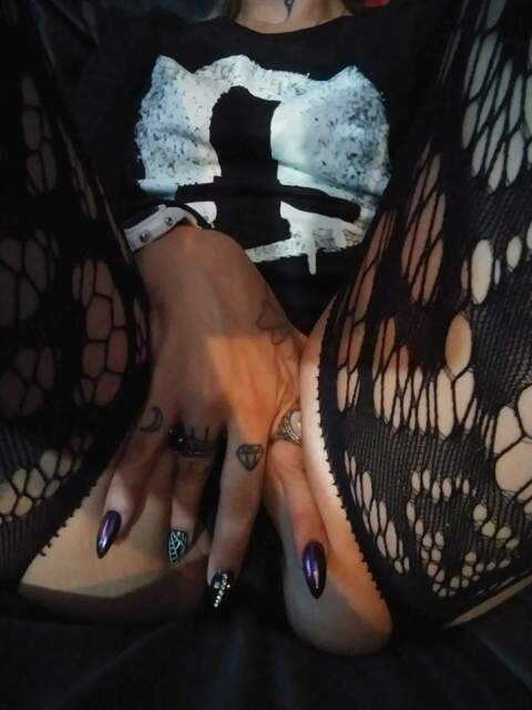 ghoulgiirl onlyfans leaked picture 2