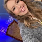 View ginadeesnow (Gina Snow) OnlyFans 88 Photos and 32 Videos for free 

 profile picture