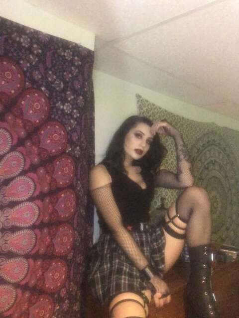 goth-babe-free onlyfans leaked picture 2