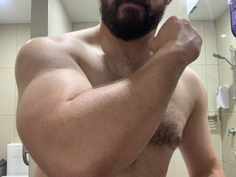 grumpy_cub onlyfans leaked picture 2