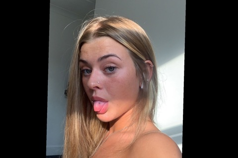 hollyerinx onlyfans leaked picture 2