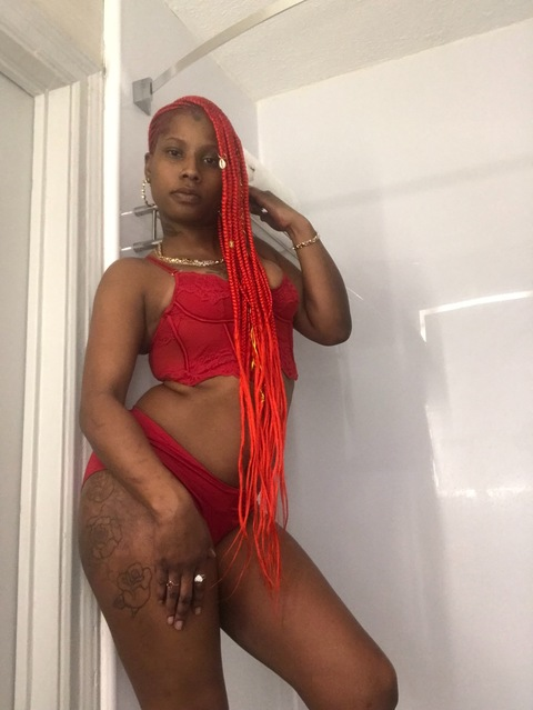 hoochiemama29 onlyfans leaked picture 2