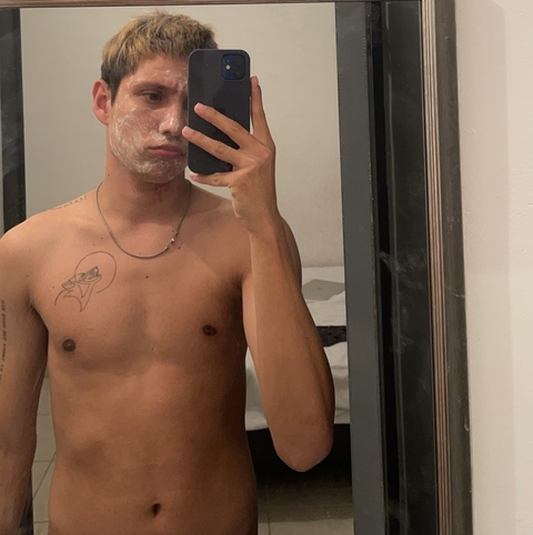 hotboylatino18 onlyfans leaked picture 2