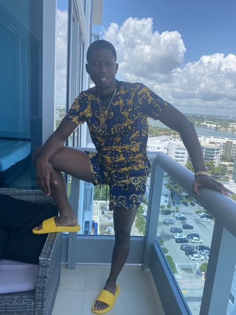 jayuncutxxx onlyfans leaked picture 2