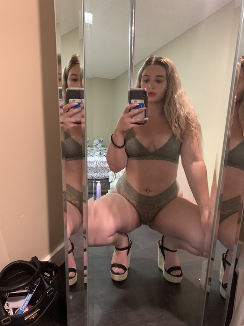 jazmineroyal onlyfans leaked picture 2