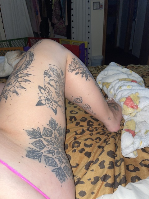 jenni_faye1999 onlyfans leaked picture 2