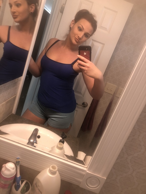 jennyfromtheblock1991 onlyfans leaked picture 2