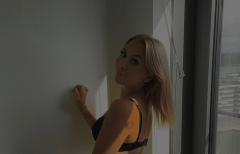 jjjennnifer onlyfans leaked picture 2