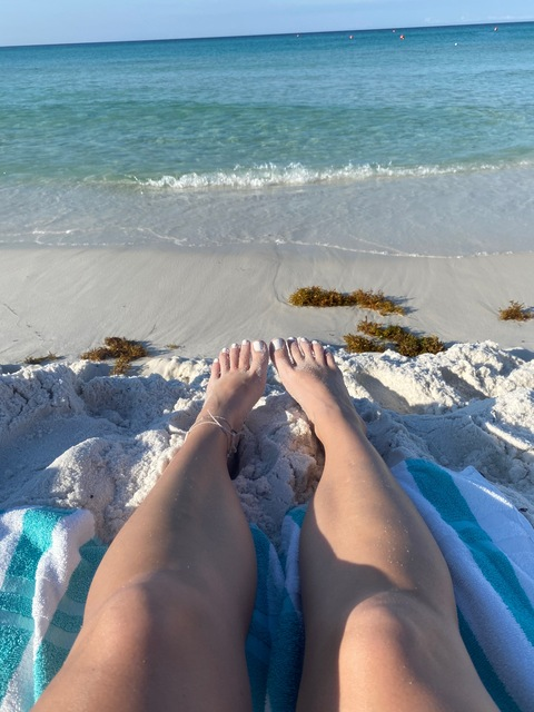 joyful.soles onlyfans leaked picture 2