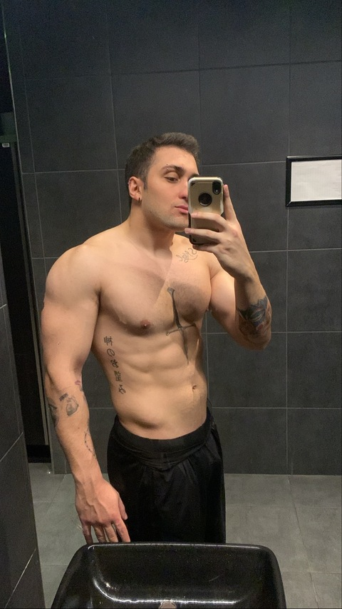 jrneganvip onlyfans leaked picture 2