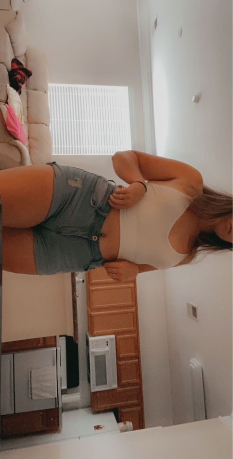 laniee32 onlyfans leaked picture 2