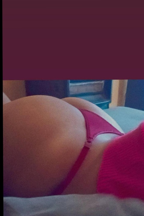 lareinamomo7 onlyfans leaked picture 2