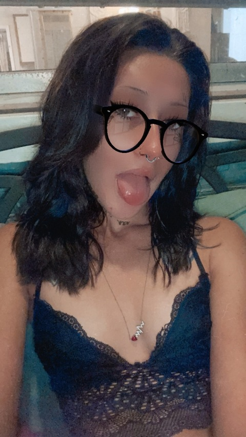 lillycarter69 onlyfans leaked picture 2