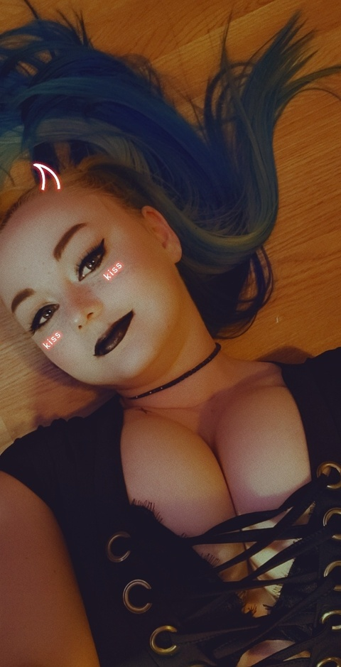 littlemonsterarielle onlyfans leaked picture 2