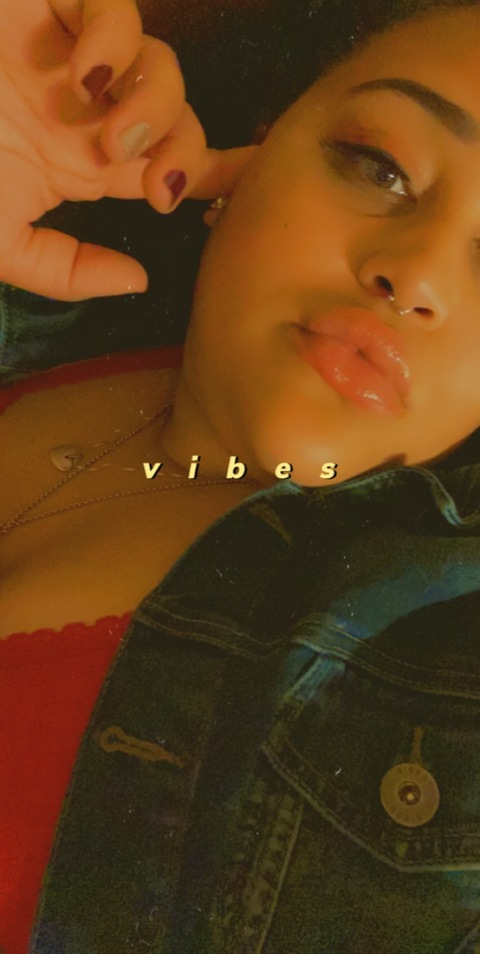 livvyluv27 onlyfans leaked picture 2