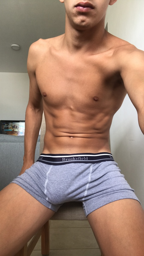 lucas_tejero onlyfans leaked picture 2