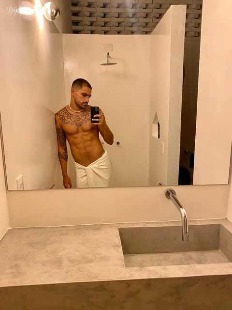 lucasteixeirac onlyfans leaked picture 2