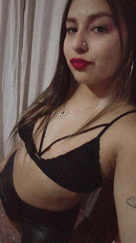 lulygomez16 onlyfans leaked picture 2