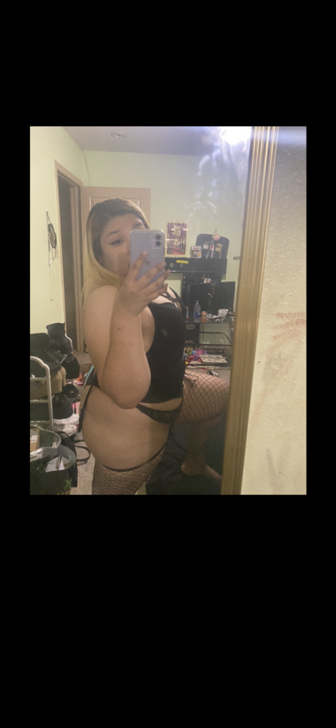 madelyn24 onlyfans leaked picture 2