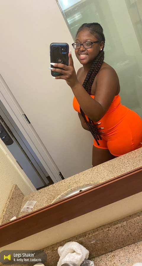 majestytoothick onlyfans leaked picture 2